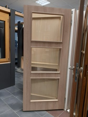 Dveře 80/P dřevodekor světlý